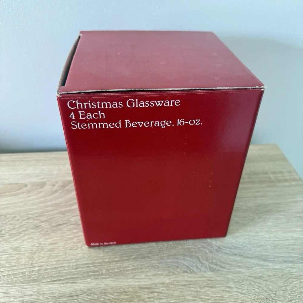Nikko Happy Holidays Stemmed Beverage Glasses 16 Ounce Vintage 80s Christmas